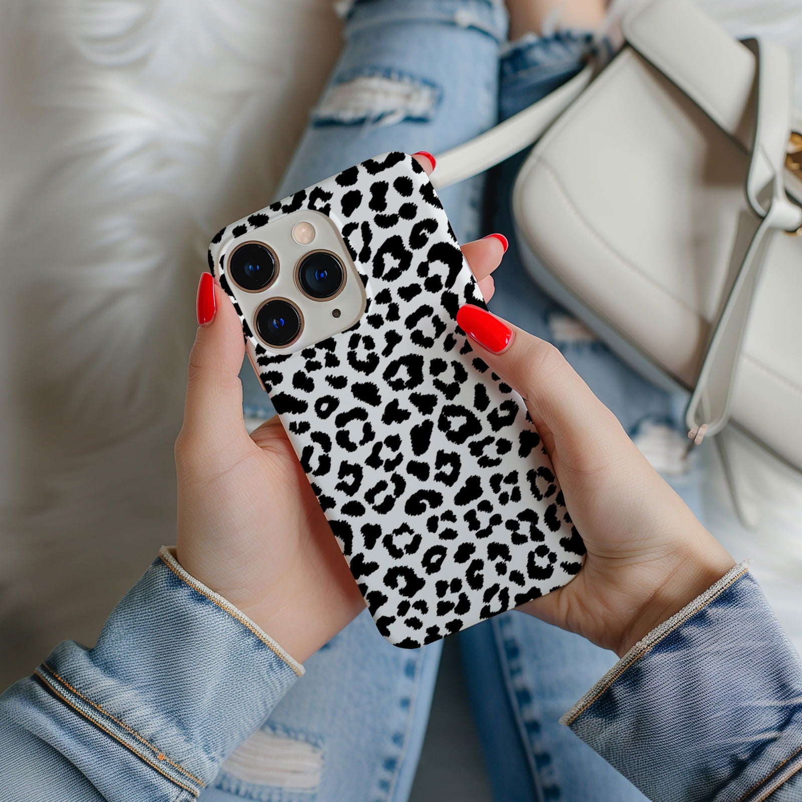 Black and White Leopard Print Magsafe iPhone Case - Techy Treasures -  