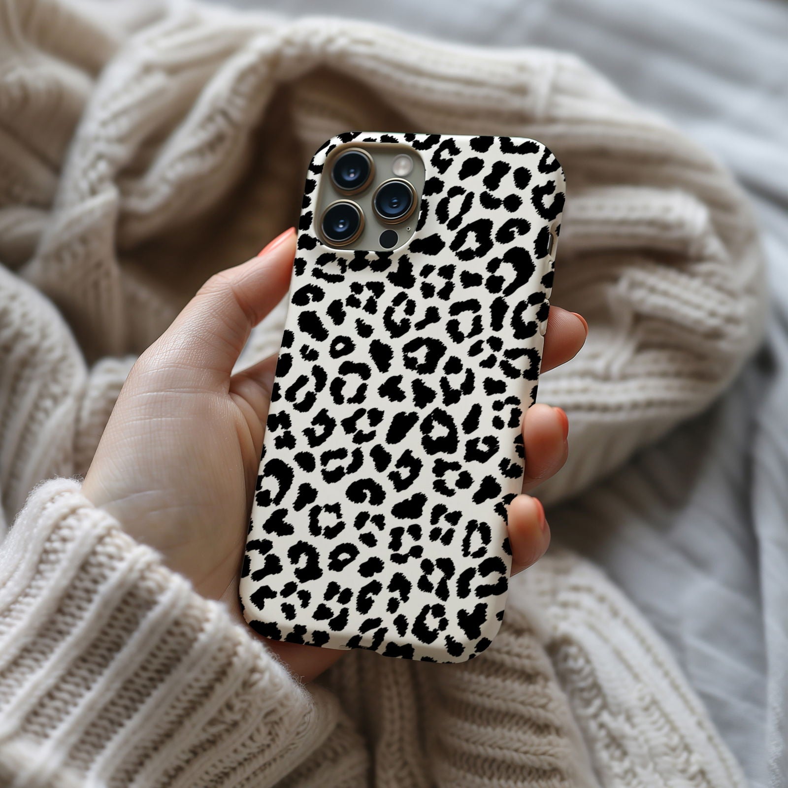 Black and White Leopard Print Magsafe iPhone Case - Techy Treasures -  