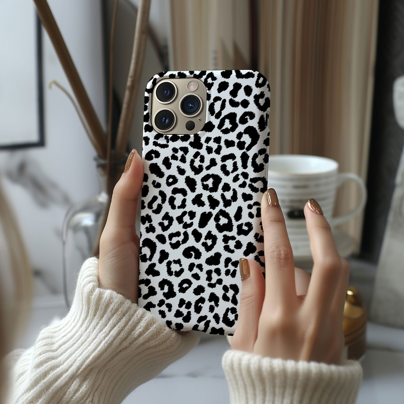 Black and White Leopard Print Magsafe iPhone Case - Techy Treasures -  