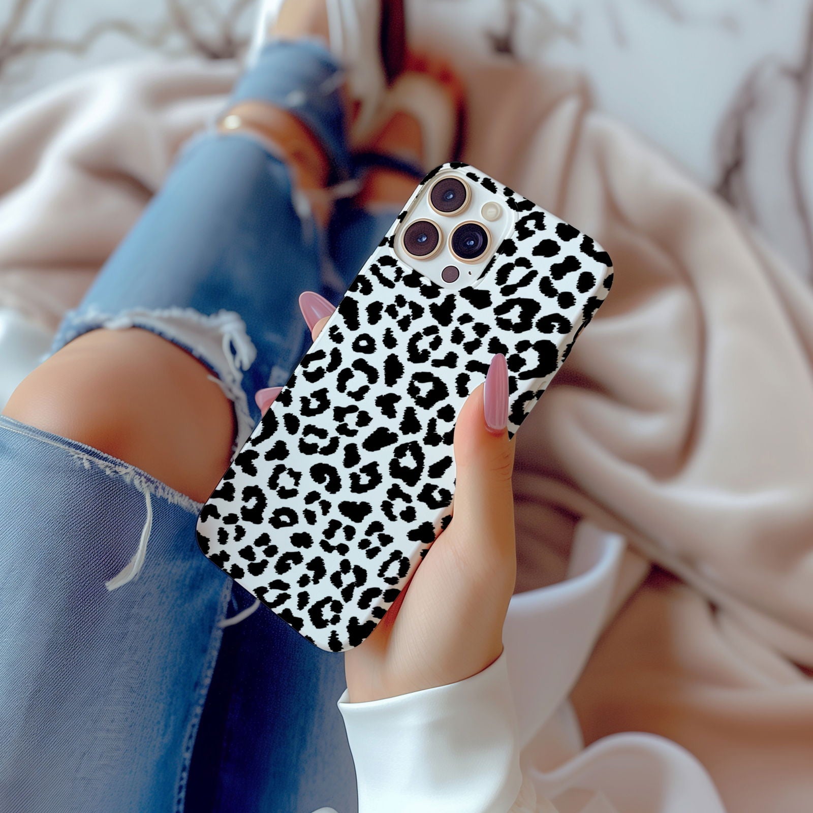 Black and White Leopard Print Magsafe iPhone Case - Techy Treasures -  